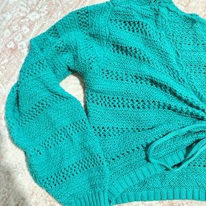 hollister cropped sweater